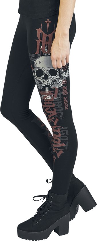 Zwarte legging met opdruk van een schedel en gotische letters, met de tekst 'never surrender' aan de zijkant.