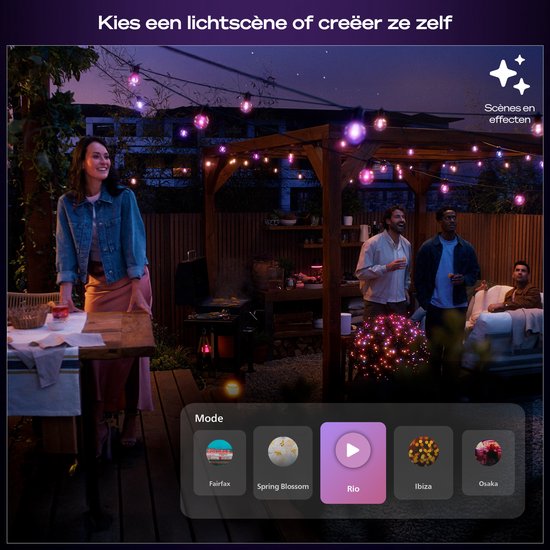 Buitenfeest met gekleurde lichtsnoeren en mensen die dansen, met keuzes voor lichtscènes.