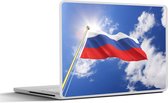 Sticker pour ordinateur portable - 10,1 pouces - Le drapeau de la Russie flotte dans le ciel