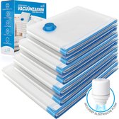 Stapel van acht platte, doorzichtige vacuümzakken met blauwe randen en een blauw ventiel, naast een witte elektrische pomp.