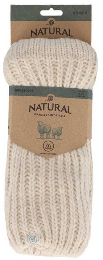 Natuurlijke, gebreide huissokken in de kleur crème, met een omslagboord en een wikkel met het NATURAL logo.