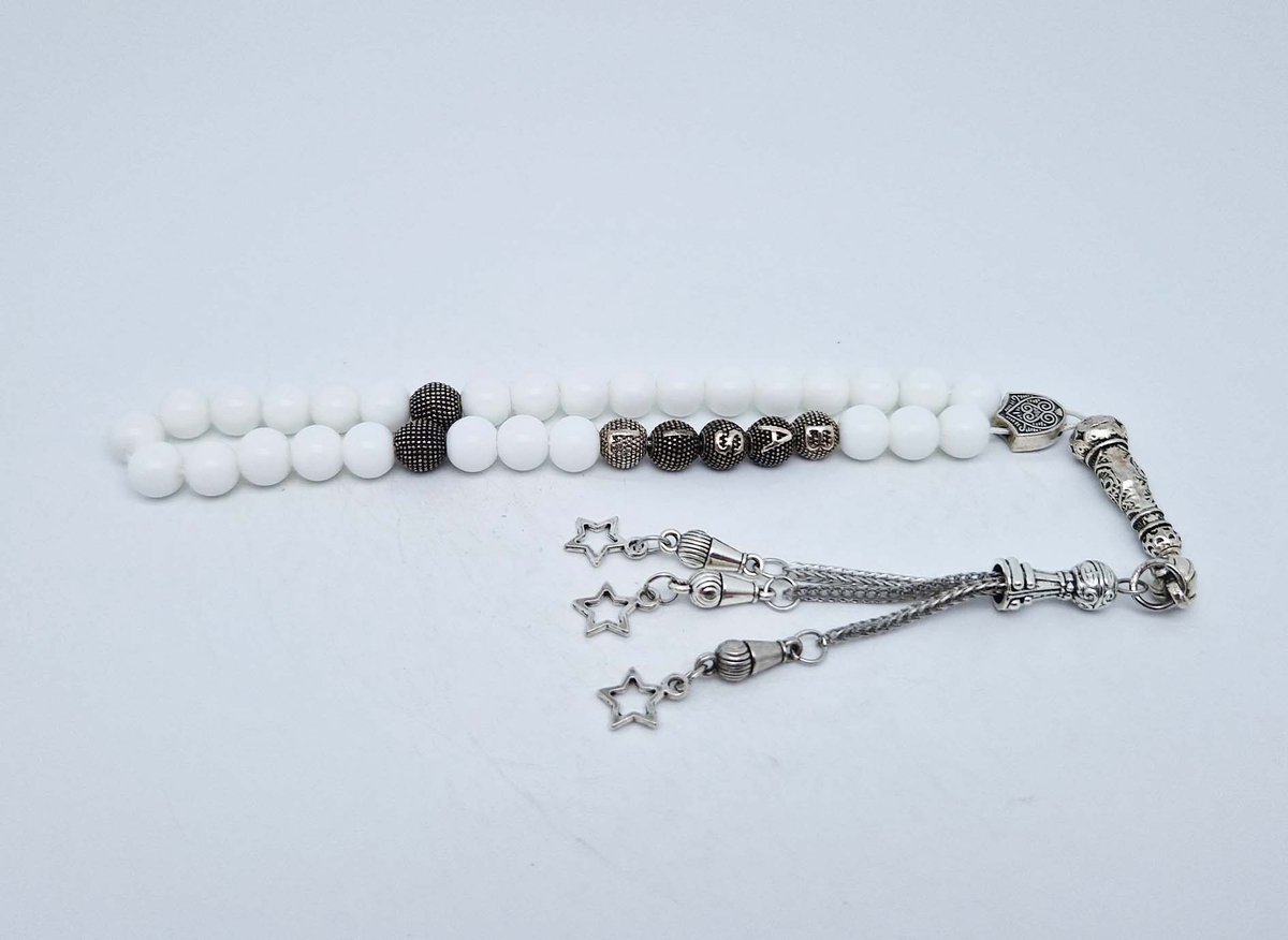 Handgemaakte naam tasbih 33 Kralen Natuursteen “Witte agaat” - met metaal tassel- Met je naam of de naam van uw geliefde- 8 mm diameter van de korrel