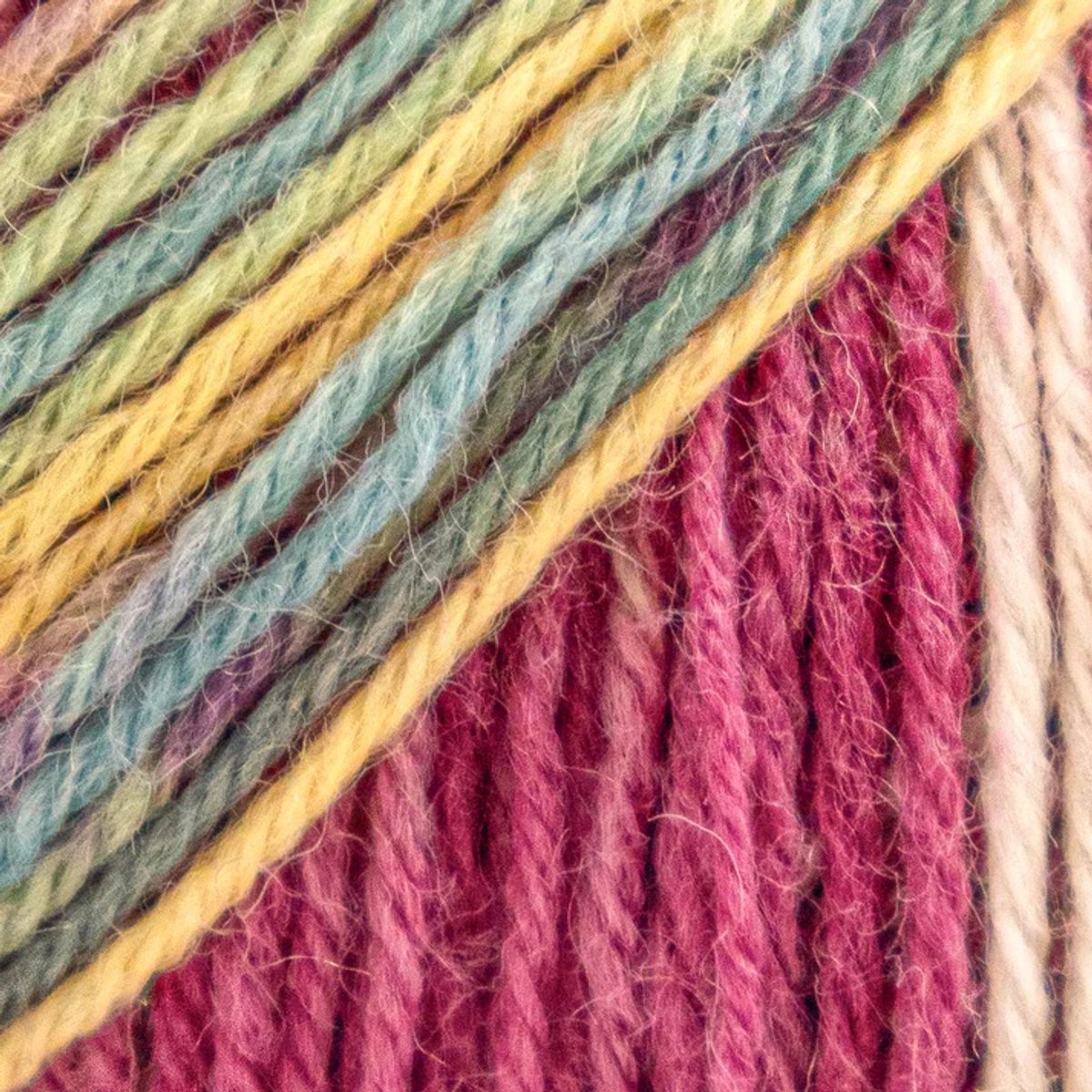 Brei-Haakgaren Luca-s – WoolenWalk Merino - 217 - Candy Carnaval - rood gemeleerd - bol van 50 gram