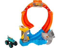 Hot Wheels Monster Trucks SPIRAL SHARK SMASH