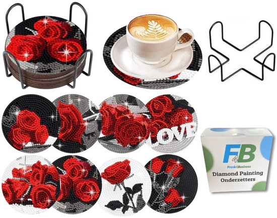 Een set van 8 diamond painting onderzetters met rode rozen, een met 'LOVE'. Inclusief houder en een doosje.