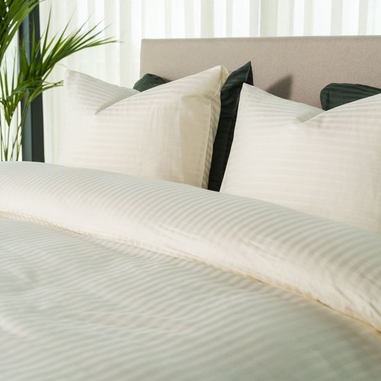Kayori Elin Dekbedovertrek Katoensatijn - 200x200-220 cm +2 slopen - Tweepersoons - Offwhite van Kayori — afbeelding 4