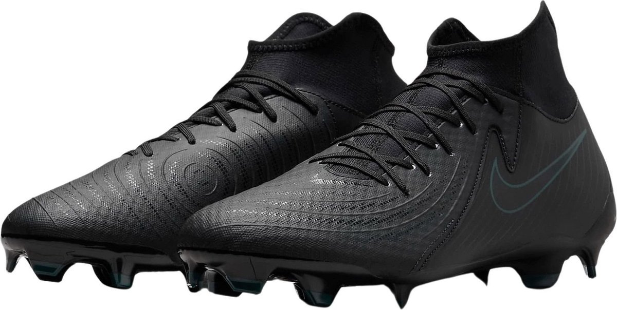 Nike Phantom Luna 2 Academy voetbalschoenen in zwart, EU 40 1/2, met een gestroomlijnd ontwerp en hoge schacht.