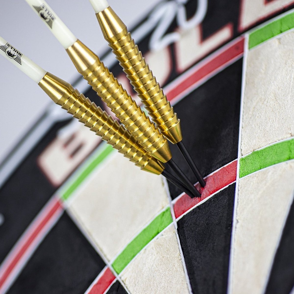 Bull's Bear Brass 23 gram - Dartpijlen