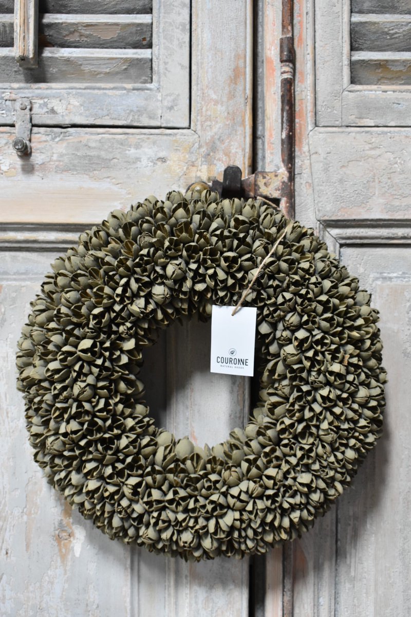 Couronne - Krans Ø 30cm Bakuli / beukennootjes - Oud groen / old green - krans beukennootjes 30 cm - Landelijk robuust sober.