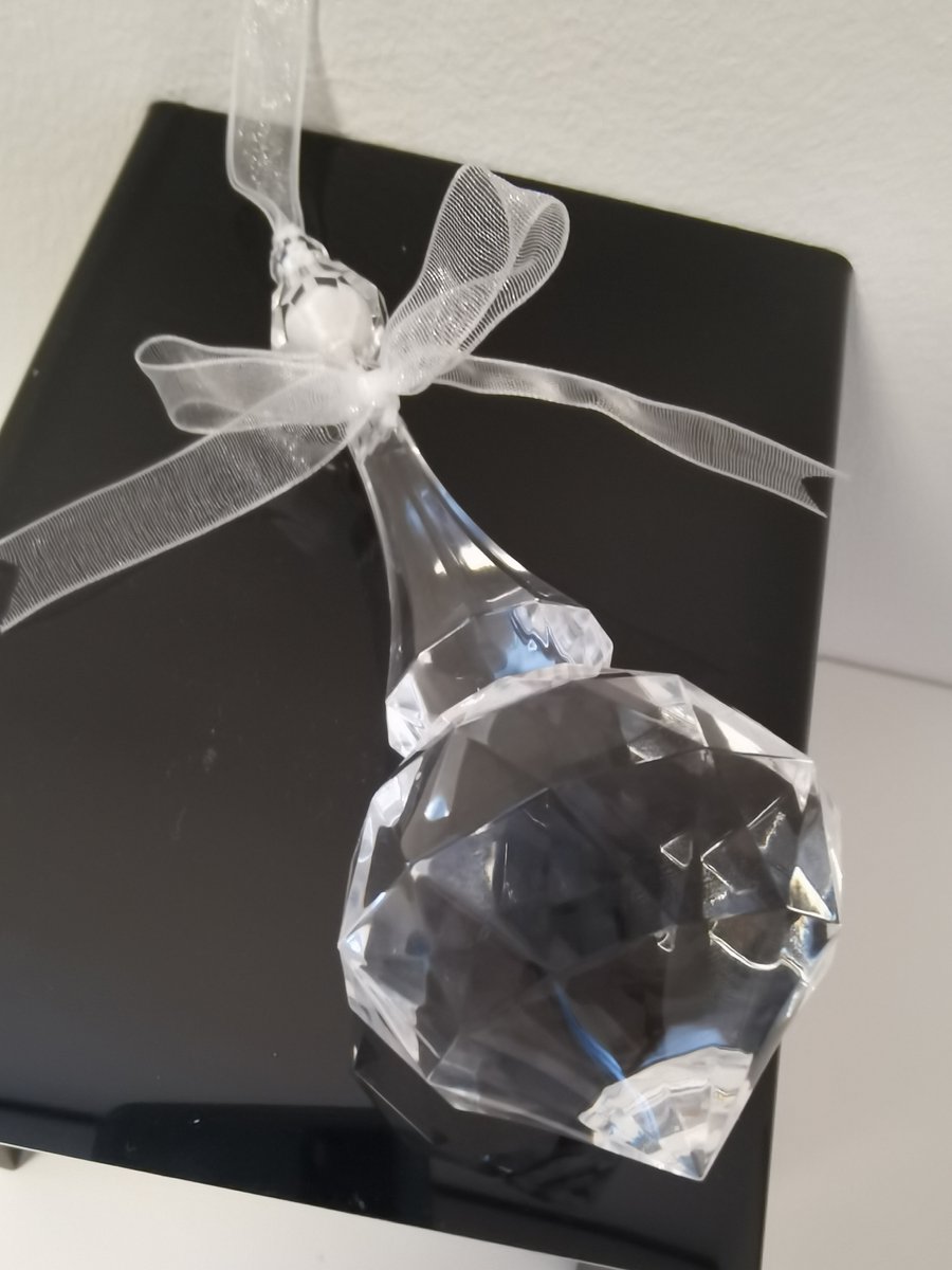 Hanger - Decoratie - Elegante - Acryl - Incl. koord - Sjiek in hanglamp. - 22xØ5cm.