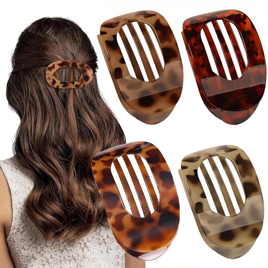 Vier rechthoekige haarclips met schildpadprint en gestreepte openingen. Een model draagt een ovale clip met schildpadprint.