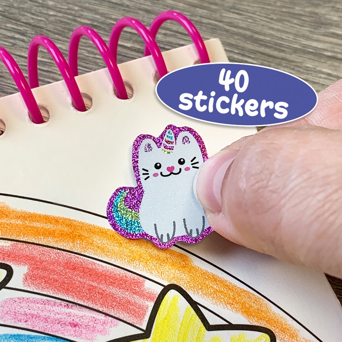 SES Creative - Unicorn Kleurboek - met 40 stickers - unicorn speelgoed – Eenhoorn – kleuren en tekenen - rainbow — afbeelding 2