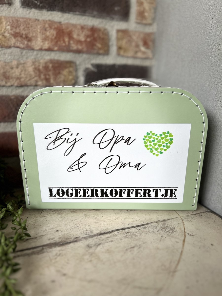 Creaties van Hier - Koffer groen met groene achtergrond - Maat S - L25,5xB18xH8,3 cm - opa en oma - logeerkoffer - Karton