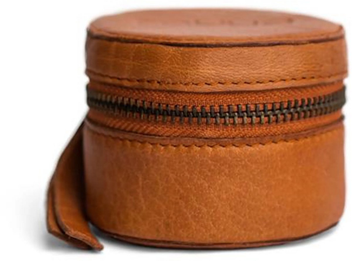 Muud Helsinki. Handgemaakt leren ronde kubus voor handwerk accessoires 5.5x7.5cm - Kleur Whisky