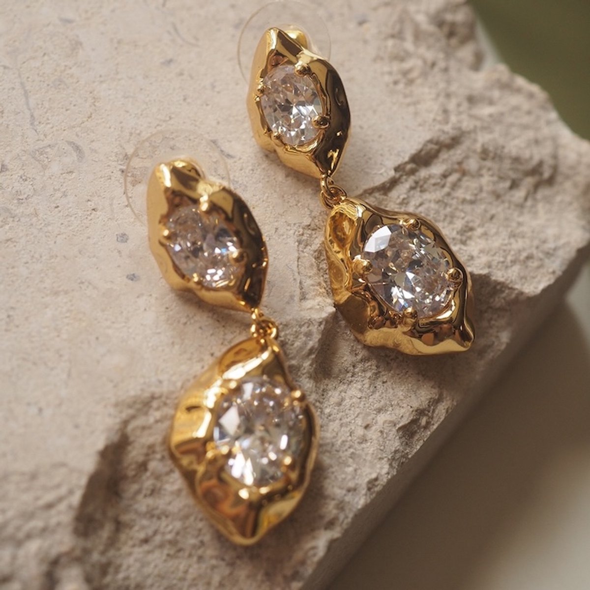 Vintage Oorringen met Rock Stone Design en Sprankelende Details