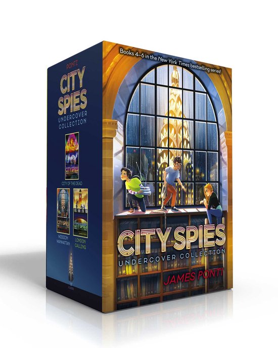 De "City Spies Undercover Collection" boxset, met de boeken "City of the Dead", "Mission Manhattan" en "London Calling". Drie kinderen kijken naar de New Yorkse skyline door een groot raam.