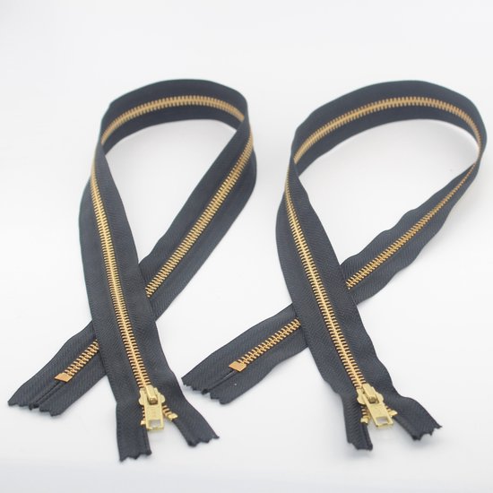 2 Stuks NIET-DEELBARE YKK METAAL RITSEN, Lengte 65CM, Maat 5, Merk YKK - TOP KWALITEIT, Kleur ZWART/GOUD