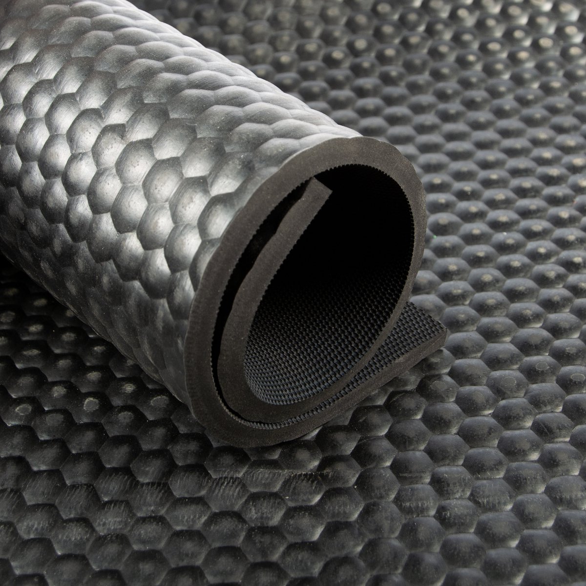 Rubbermagazijn Hamerslagloper - Dikte 8mm - Lengte 10 Meter - Breedte 180 cm - Rubber loper - Rubbermat op rol Zwart