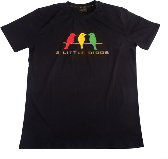 Zwart T-shirt met op de borst de tekst '3 LITTLE BIRDS' en drie vogels in rood, geel en groen.