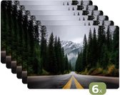 Napperons - 6 pièces - 45x30 cm - Set de table en plastique - Forêt de pins - Route - Montagnes - Neige - Dessous de Assiettes - Décoration de table - Accessoires de décoration de table de Cuisine - Dessous de verre en Vinyl - Décoration de table