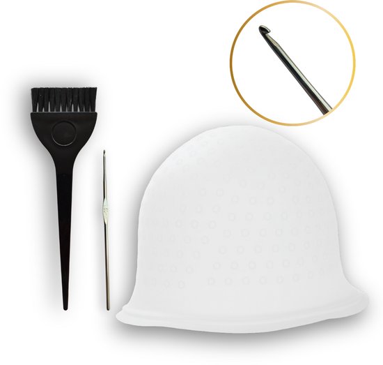 Zwarte verfkwast, haaknaald en witte highlight-cap met gaatjes.