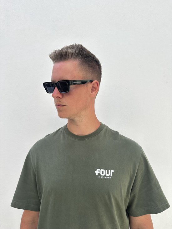 The Brand Remarkable - Zonnebril Unisex - Zonnebril Dames - Zonnebril Heren - Vierkante Zonnebril - Zwart - UV400 - Luxe, Duurzame & Trendy Zonnebril - Designer Zonnebril - Mode Zonnebril 2025 - Inclusief Beschermhoes - Polariserend Look van The Brand Remarkable — afbeelding 4