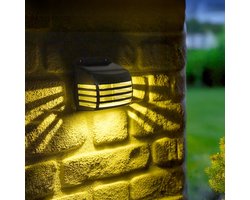 Solar wandlamp buiten 'Stripe' - Set van 4 stuks - Tuinverlichting op zonne-energie geschikt voor schutting - Zwart Solar wandlamp buiten 'Stripe' - Set van 4 stuks - Tuinverlichting op zonne-energie geschikt voor schutting - Zwart