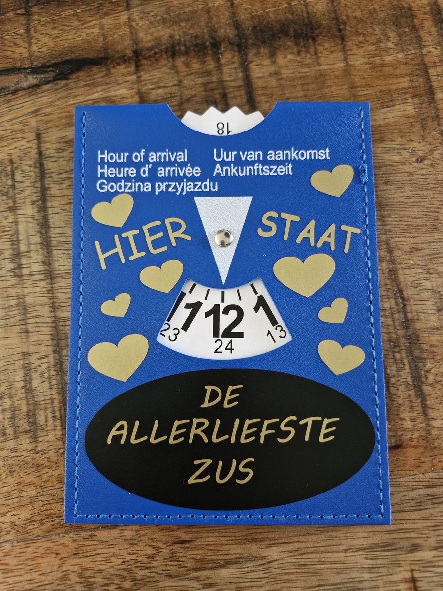 Parkeerschrijf met tekst- Hier staat - De allerliefste zus - blauwe zone- parkeerkaart- blauweschijf