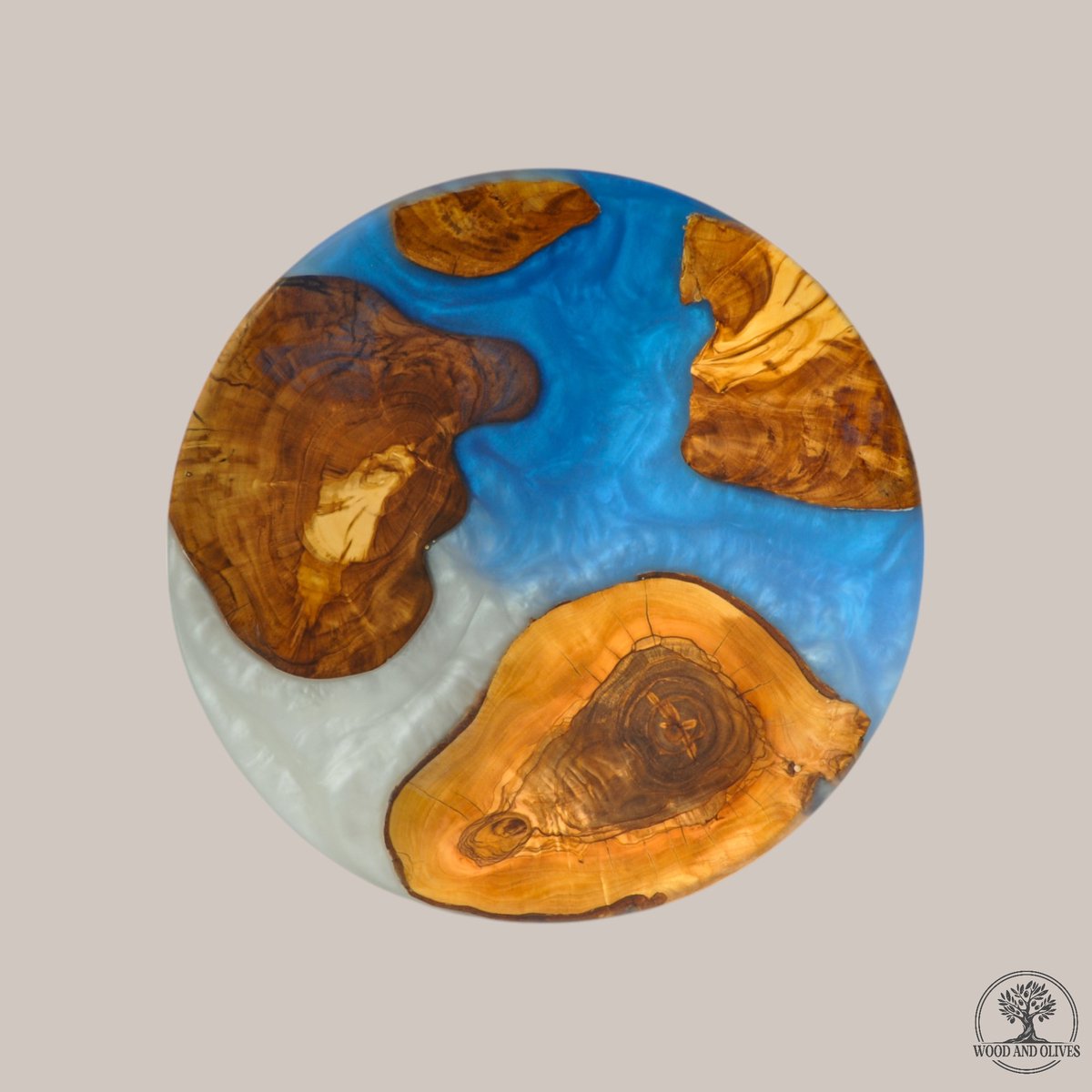 Wood and Olives - Olijfhouten Serveerplank met Epoxy (Rond) - Blauw-Wit - Handgemaakt - 35 cm