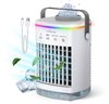 Witte mini airco met handvat en regenboogkleurige LED-verlichting aan de bovenkant. Met USB-kabel, ijsblokjes en bladeren.