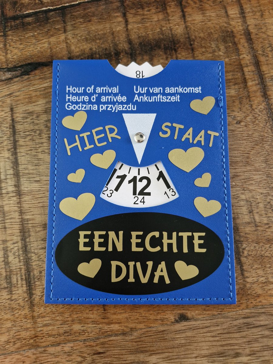Parkeerschrijf met tekst- Hier staat - Een echte Diva - blauwe zone- parkeerkaart- blauweschijf
