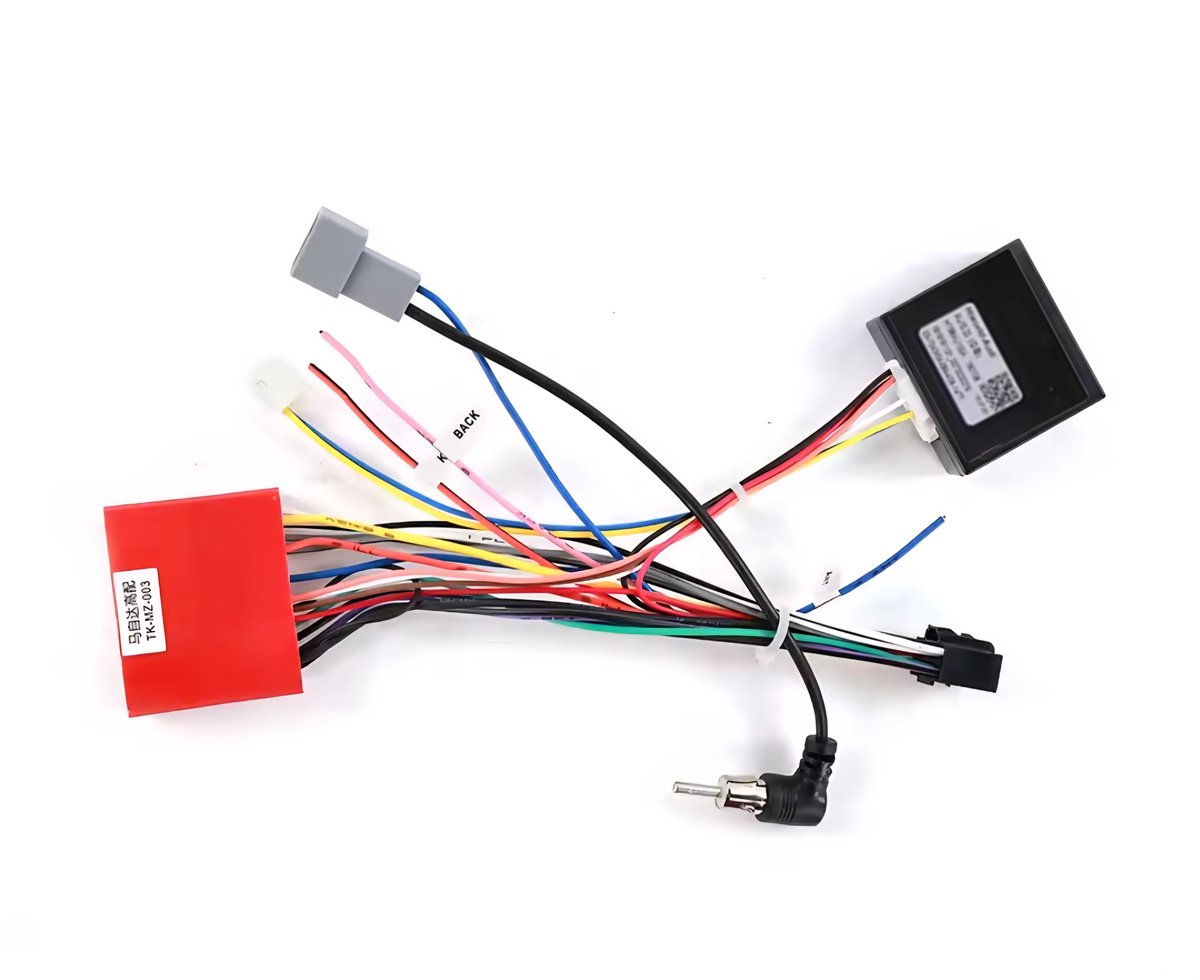 Iso kabelset met canbus decoder voor Carplay en autoradio | Geschikt voor o.a. Mazda 1 2 3 4 5 6 CX | kabel adaptor stekker connector aansluiting verloopstekker adapter | 2002 2003 2004 2005 2006 2007 2008 2009 2010 2011 2012 2013 2014 2015 2016 2017