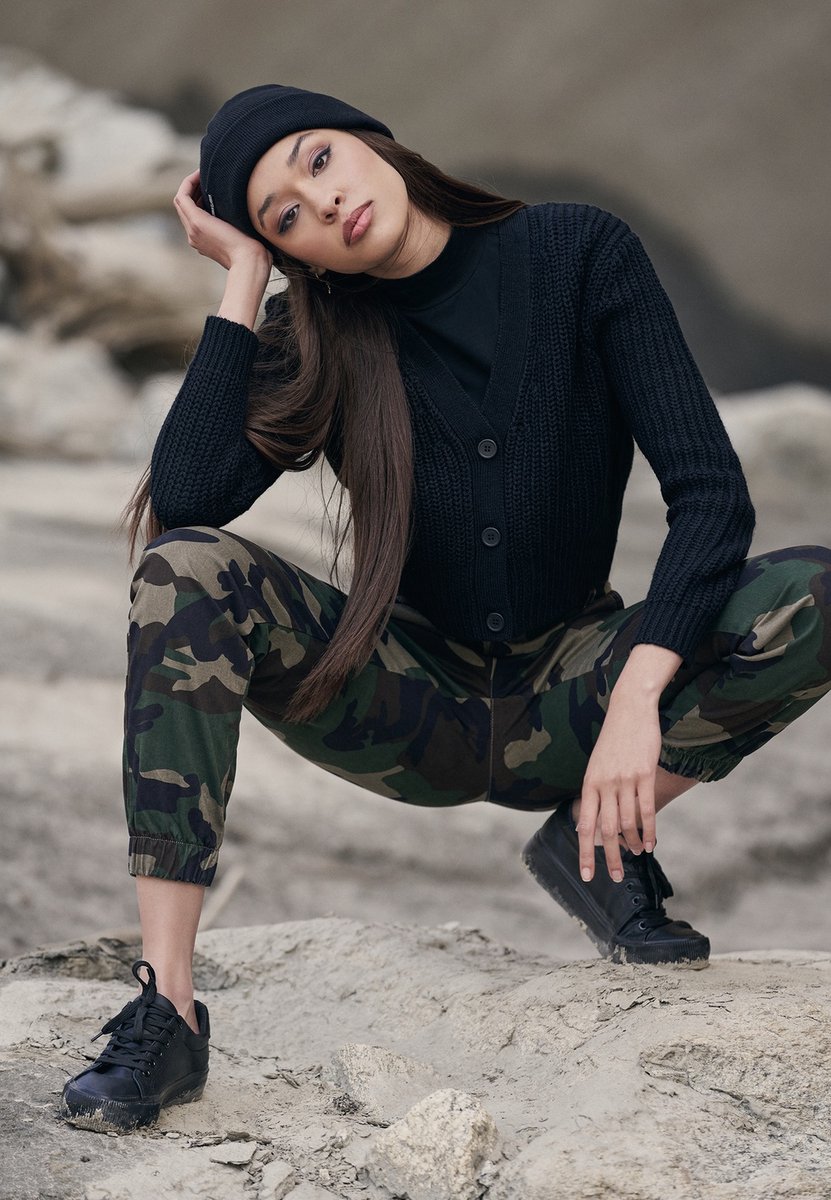 Urban Classics High Waist Camo Cargobroek Taille 27 inch Zwart