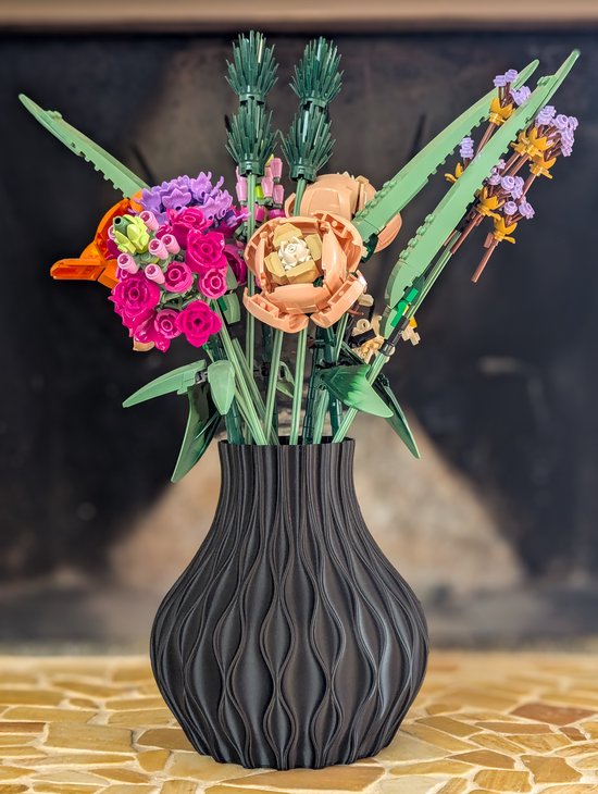 Vaas Future met houder voor Lego bloemen - Zwart - Maerc Design