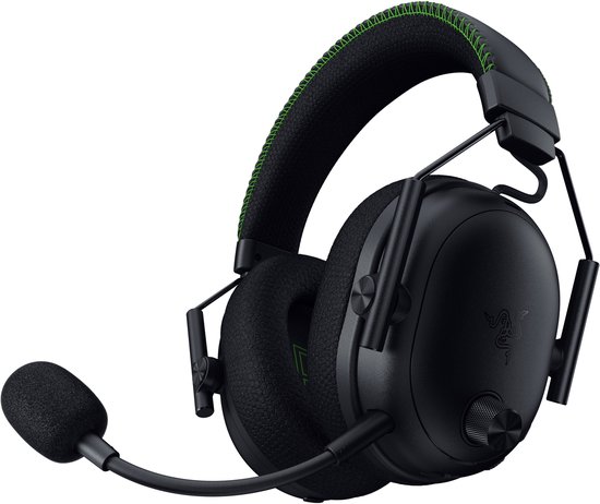 Zwarte Razer BlackShark V3 Pro gaming headset, close-up van de oorschelp en microfoon.