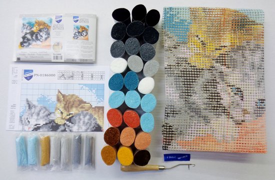 Vervaco knoopkussen kit 'Snoezige kittens' PN-0186000. Bevat patroon, garens in zwart, grijs, wit, blauw, oranje, bruin en geel, naald en haaknaald.