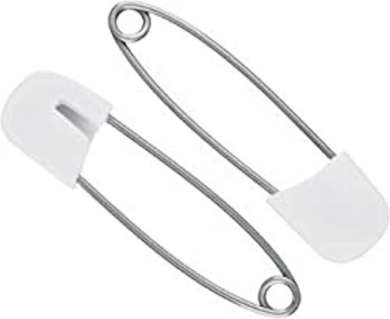 Twee witte luierprikkers met metalen sluiting.