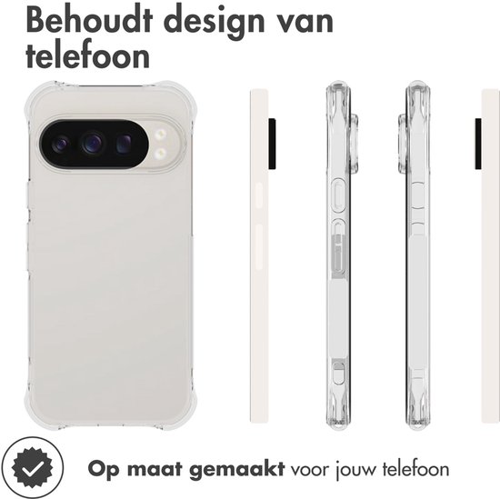 Transparante backcover met verhoogde randen voor camera en telefoon. Getoond met smartphone.