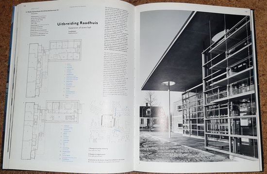 Plattegronden en foto van een modern glazen gebouw. Titel: Uitbreiding Raadhuis.
