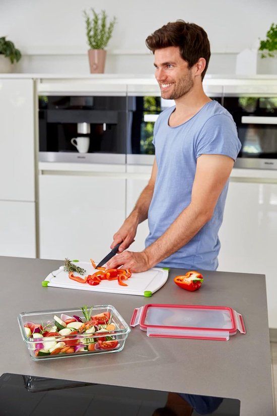 Emsa N10404 Clip & Close Glazen vershouddoos, rond, 0,9 l, stapelbaar, vriesbestendig, ovenbestendig, magnetronbestendig, antislip stapelen, 100% dicht, vaatwasmachinebestendig, transparant/rood