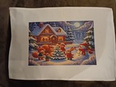 Ensemble de 2 Adorables Sets de Table de Noël – Renard, Lapin et Écureuil et Bonhomme de Neige Décorent le Sapin de Noël – Scène Hivernale Féerique – Beau Cadeau pour les Fêtes