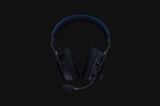 Zwarte Razer BlackShark V3 Pro gaming headset met blauwe stiksels op de hoofdband, op zwarte achtergrond.