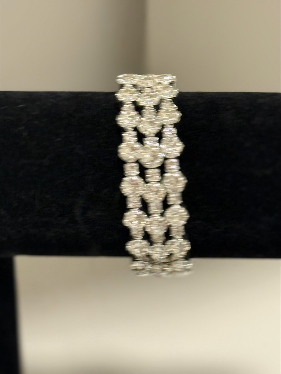 zilverkleurige strass spiraal armband | | Make up | Parfum | Moederdag | Verjaardagscadeau| Cadeautje| Valentijnsdag| Kado | sieraden | vaderdag | oorbellen | oorsieraden