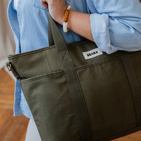 Béaba Madrid Luiertas 22 L - Verzorgingstas in Tote Bag-Model met 11 Vakken - Inclusief Gewatteerd Verschoningsmatje en Isothermisch Vak - PFAS-vrije en Waterafstotende Stof - Kinderwagenbevestiging - Lichen/Seagrass Kaki — afbeelding 3