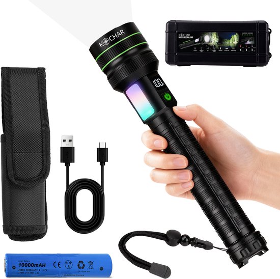Zwarte Kochar Titan zaklamp XJ 06, met accessoires zoals riemholster, USB-kabels en 10.000 mAh batterij.