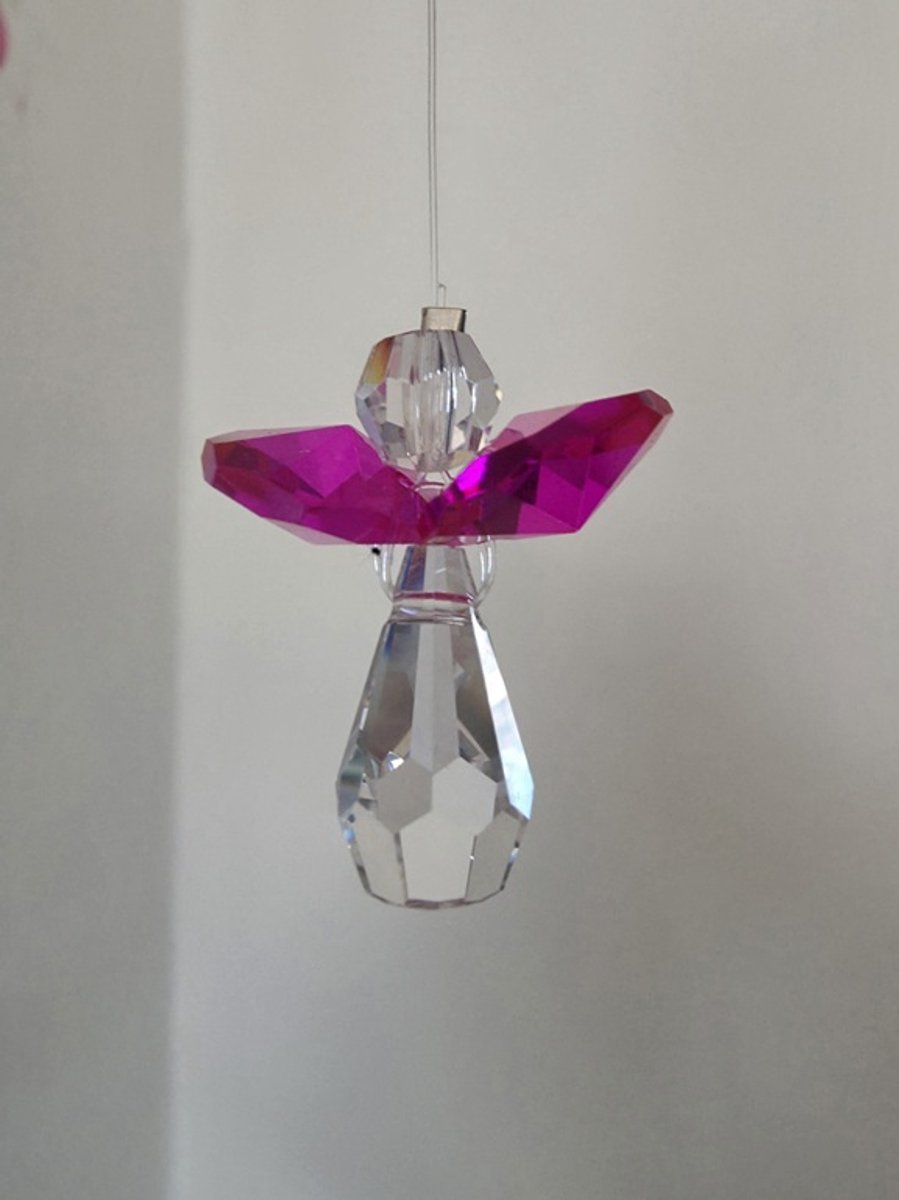 Beschermengel Raamhanger Fuchia , gemaakt met o.a. swarovski kristal, raamdecoratie, raamkristal, fengshui, crystal, kersthanger, kerst ornament, kerst, cadeau, geluksengel, beschermengel, engel, engeltje, autohanger, kerstpakket .