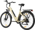 Lichtbruine elektrische fiets met zwarte velgen, bagagedrager en batterij, op witte achtergrond.