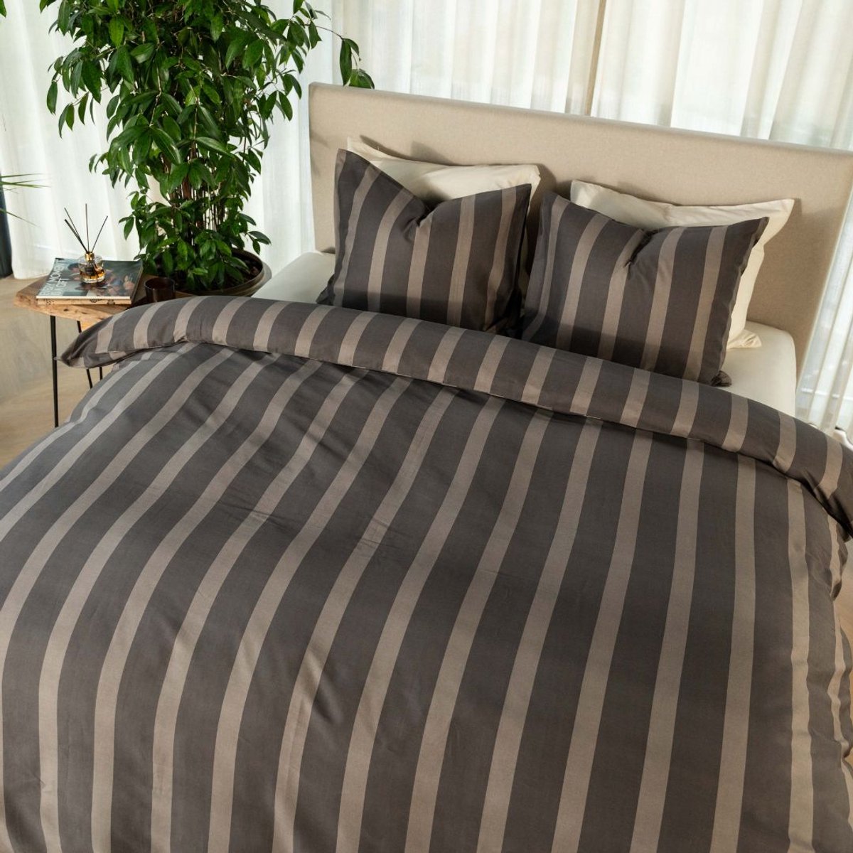 Kayori Dasshu Dekbedovertrek Katoensatijn a - 260x200-220 +2 slopen - Lits-jumeaux - Antracite