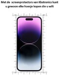 Kbstronics screenprotector op een telefoon met paars-blauwe wallpaper.