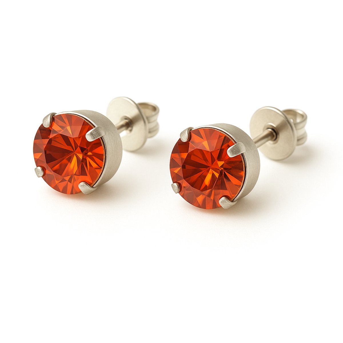 Zilveren oorstekers met een 8 mm rond roze India Pink Swarovski element kristal steentje
